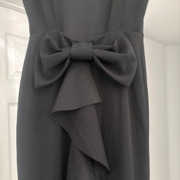 Gorgeous backless long dress with bow at back waist cascading to floor - Picture 3 of 5